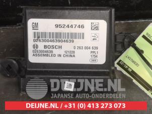 Gebruikte PDC Module Chevrolet Cruze 1.7 D Prijs € 50,00 Margeregeling aangeboden door V.Deijne Jap.Auto-onderdelen BV