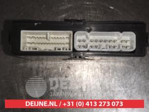 Toyota MR II Body control computer O524317 photo 2