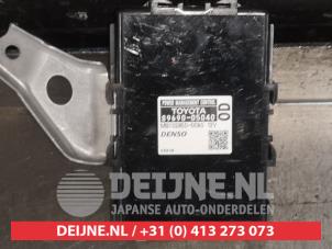 Gebruikte Module Bodycontrol Toyota Avensis (T27) 2.0 16V D-4D-F Prijs op aanvraag aangeboden door V.Deijne Jap.Auto-onderdelen BV