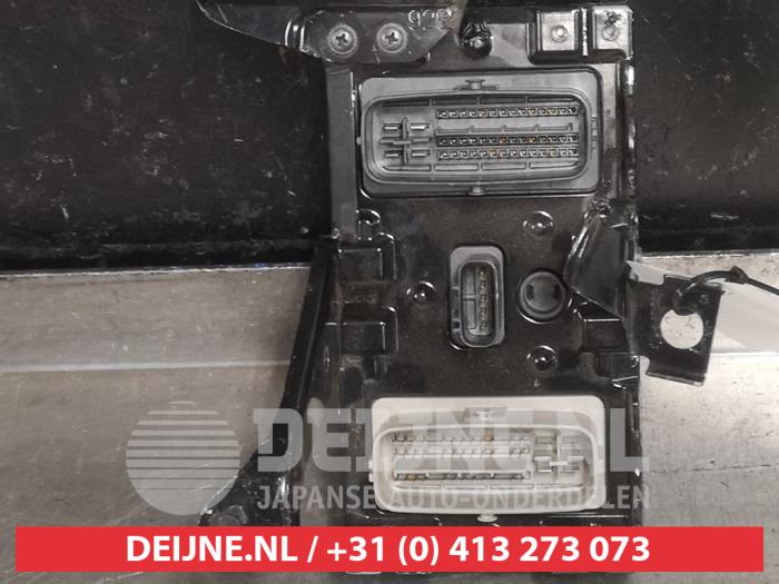 ABS Computer van een Lexus GS (..S19) 450h 3.5 V6 24V 2009