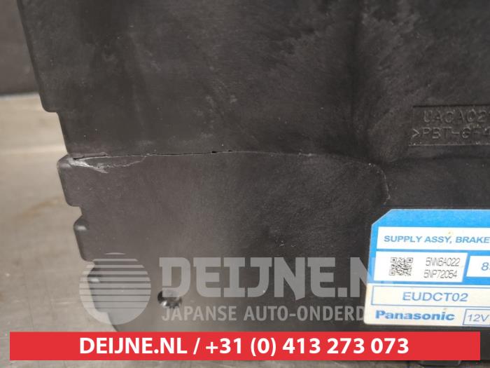 ABS Computer van een Lexus RX (U3) 400h V6 24V VVT-i 4x4 2005