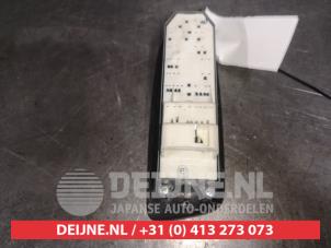 Toyota Auris Multi-functional window switch O524793 photo 2
