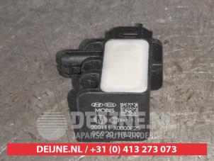 Kia Stonic Airbag sensor O525002 photo 2