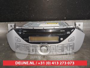 Gebruikte Radio Nissan Pixo (D31S) 1.0 12V Prijs € 35,00 Margeregeling aangeboden door V.Deijne Jap.Auto-onderdelen BV