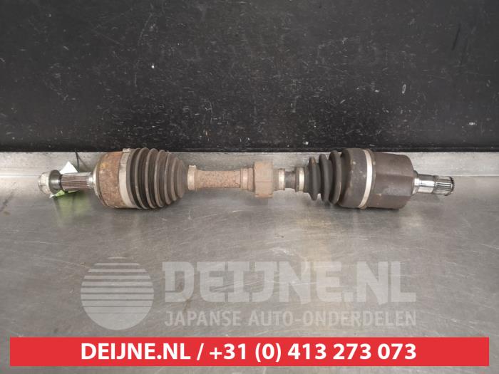 Gebruikte Aandrijfas links-voor Honda Civic (FK/FN) 2.2 i-CTDi 16V Prijs € 50,00 Margeregeling aangeboden door V.Deijne Jap.Auto-onderdelen BV