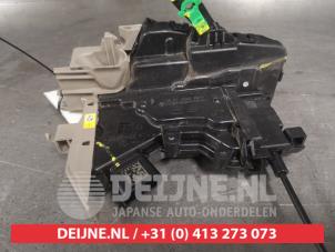 Kia Ceed Sportswagon Door lock mechanism 4-door, front left O525469 photo 2