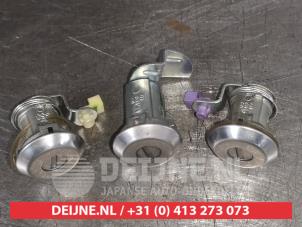 Nissan Pixo Slotenset Cilinder (compleet) O525963 foto 2