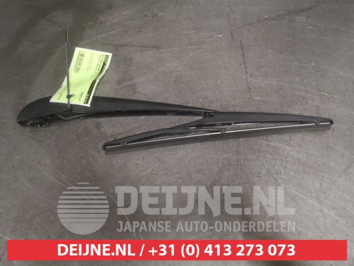 Toyota Corolla Scheibenwischerarm hinten O526415