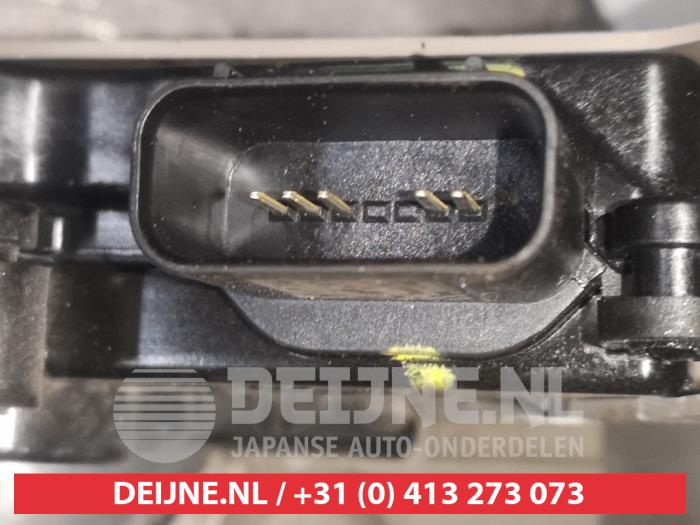 Portierslot Mechaniek 4Deurs links-voor van een Kia Proceed (CD) 1.6 T-GDI 16V DCT 2019