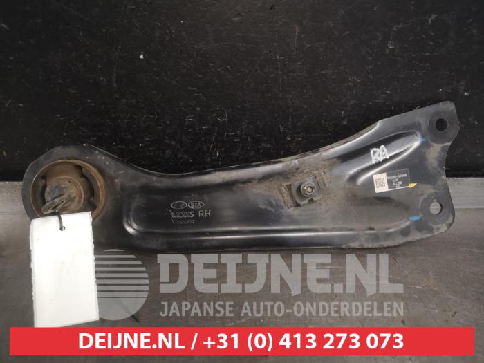 Kia Niro Draagarm rechts-achter O527070