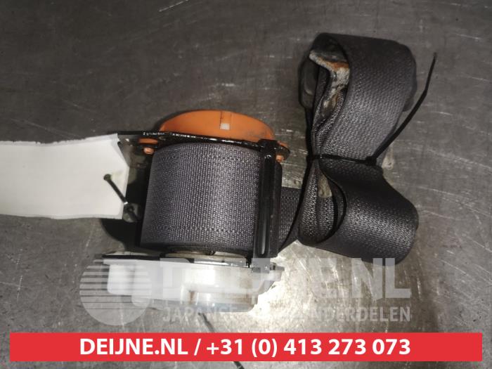 Daihatsu Terios Rear seatbelt, right O527074