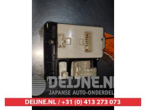 Daihatsu Cuore Kombischalter Fenster O312239 foto 2
