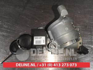 Mitsubishi Colt Ignition lock + key O527345 photo 3