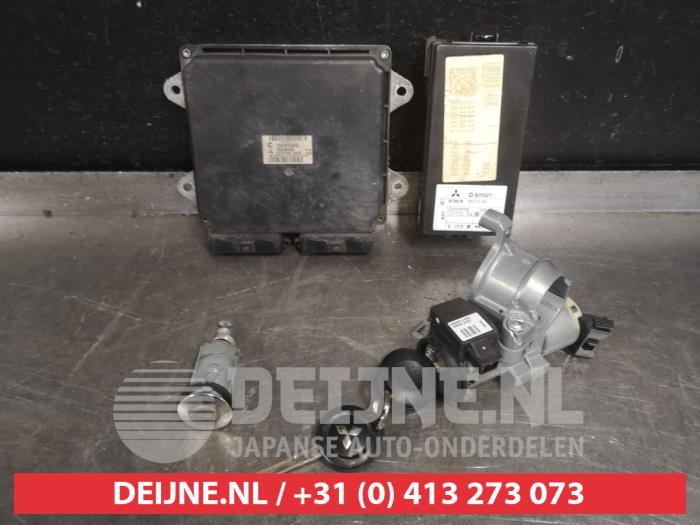 Mitsubishi Colt Set of cylinder locks (complete) O527346