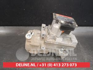 Nissan Leaf Air conditioning pump O527424 photo 2