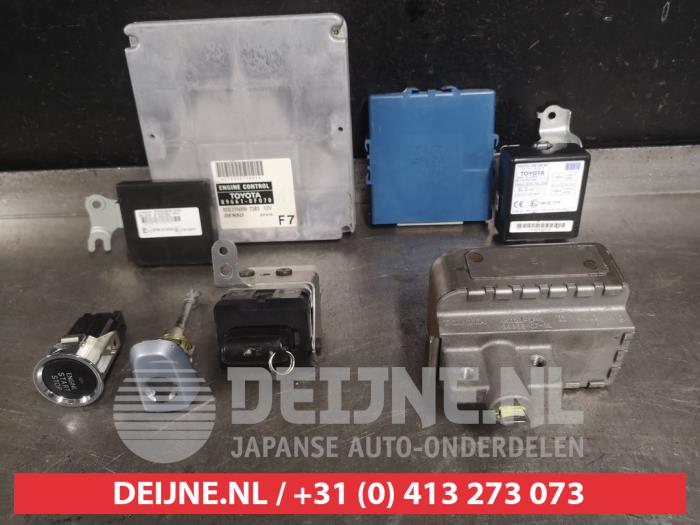 Toyota Corolla Verso Engine management computer O527954