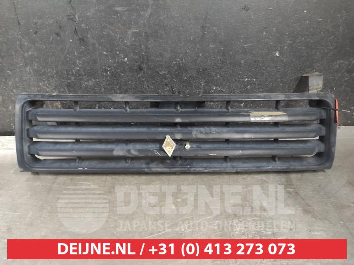 Mitsubishi Pajero Grille O527961