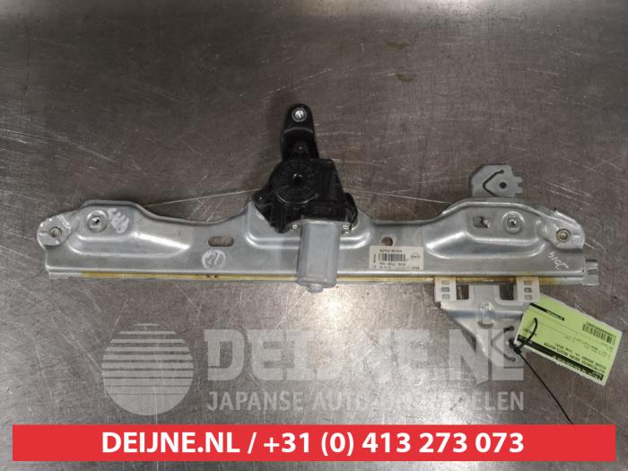 Ruitmechaniek 4Deurs rechts-achter van een Nissan Qashqai (J11) 1.5 dCi DPF 2015