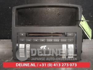 Gebruikte Radiobedienings paneel Mitsubishi Pajero Hardtop (V6/7) 3.8 V6 24V MIVEC Prijs op aanvraag aangeboden door V.Deijne Jap.Auto-onderdelen BV