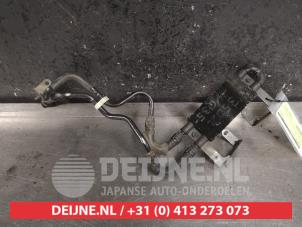 Gebruikte Oliekoeler Nissan 350 Z (Z33) 3.5 V6 24V Prijs € 75,00 Margeregeling aangeboden door V.Deijne Jap.Auto-onderdelen BV