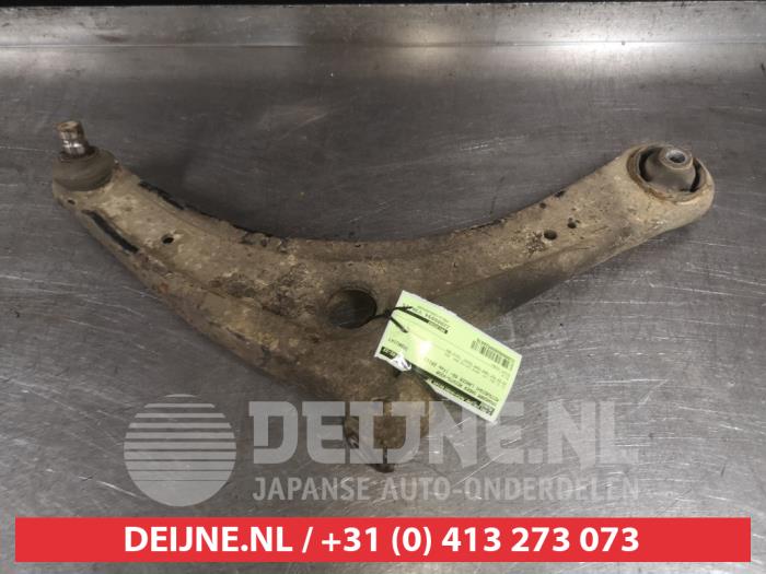 Mitsubishi Lancer Draagarm onder rechts-voor O528976