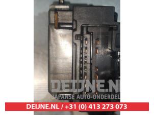 Toyota Avensis Ruitenwis Schakelaar O310321 foto 4