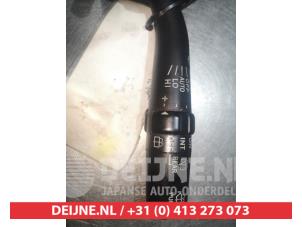 Toyota Avensis Ruitenwis Schakelaar O310321 foto 2