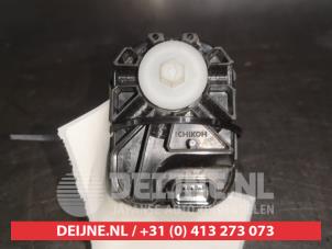 Toyota Corolla Scheinwerfermotor O529175 foto 2