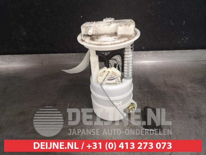 Gebruikte Tank element Pomp Nissan Note (E11) 1.4 16V Prijs € 30,00 Margeregeling aangeboden door V.Deijne Jap.Auto-onderdelen BV