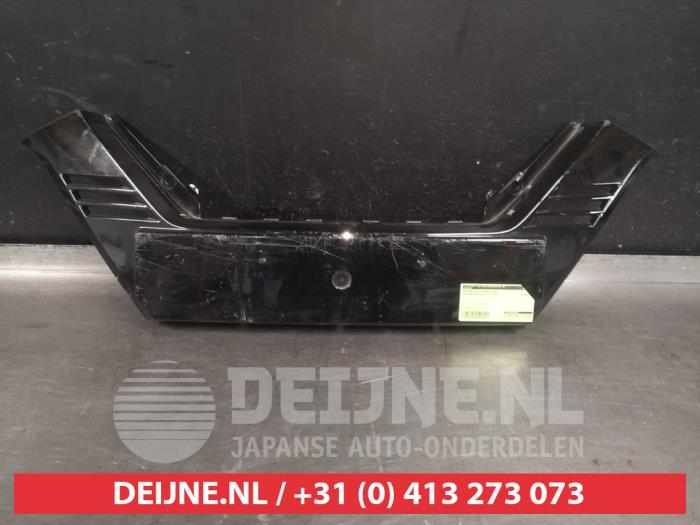 Nissan Qashqai Bumperlijst midden-voor O530084
