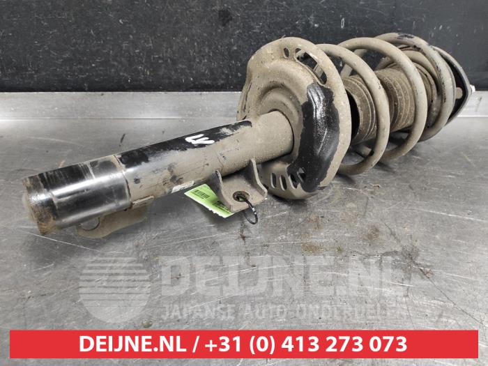 Mazda 3 Stoßdämpferstrebe links vorne O530598