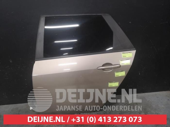Nissan Primera Portier 4Deurs links-achter O530632