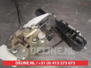 Nissan Primera Türschlossmechanik 4-türig rechts vorne O530650 foto 2