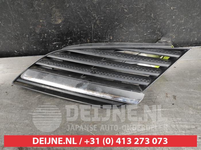 Nissan Primera Grille O530660