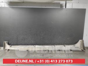 Nissan Primera Side skirt, right O530670 photo 2