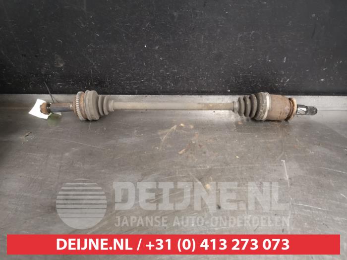 Gebruikte Aandrijfas links-achter Subaru Legacy Wagon (BH) 2.0 16V Prijs € 50,00 Margeregeling aangeboden door V.Deijne Jap.Auto-onderdelen BV