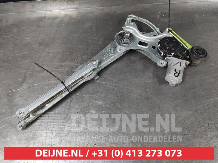Toyota Avensis Verso Fenstermechanik 4-türig rechts vorne O530890