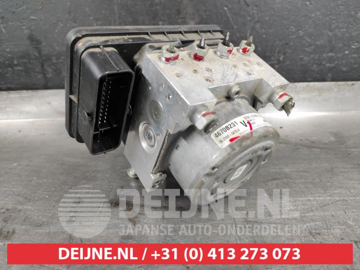 Gebruikte ABS Pomp Mitsubishi Outlander (GF/GG) 2.0 16V PHEV 4x4 Prijs € 50,00 Margeregeling aangeboden door V.Deijne Jap.Auto-onderdelen BV