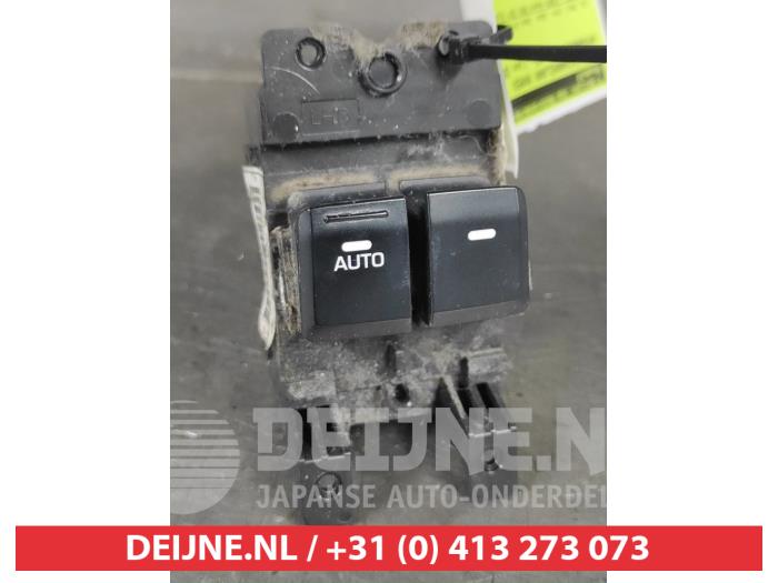Hyundai I20 Combischakelaar ramen O531670