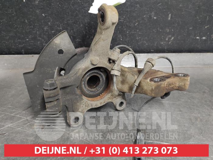 Nissan Micra Fusee links-voor O531972