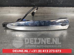 Gebruikte Deurgreep 4Deurs links-voor Nissan Leaf (ZE1) 39/40kWh Prijs € 25,00 Margeregeling aangeboden door V.Deijne Jap.Auto-onderdelen BV
