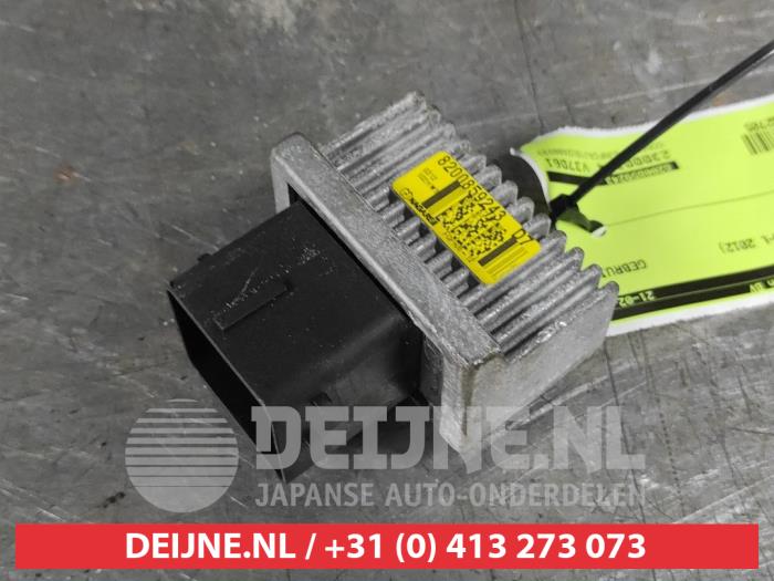 Nissan Qashqai Voorgloei Relais O532705