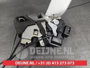 Mazda 5 Front door lock mechanism 4-door, right O532901 photo 2