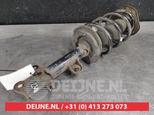 Gebruikte Mac Phersonpoot links-voor Ssang Yong Korando 2.0 e-XDi 16V 4x4 Prijs € 50,00 Margeregeling aangeboden door V.Deijne Jap.Auto-onderdelen BV