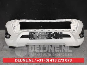 Gebruikte Voorbumper Toyota Hilux V/VI 2.4 D4D-F 16V 4x4 Prijs € 350,00 Margeregeling aangeboden door V.Deijne Jap.Auto-onderdelen BV