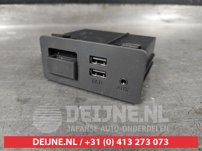 Mazda CX-5 AUX / USB connection O533474