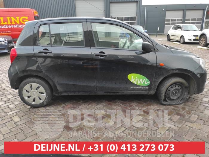 Suzuki Celerio Driehoeks Ruit rechts-achter O533643