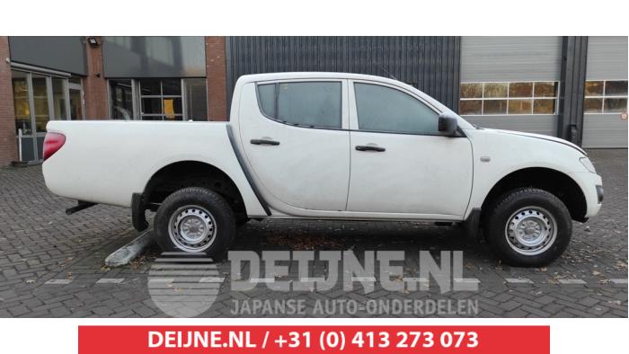 Mitsubishi L200 Dreieckfenster rechts hinten O533886