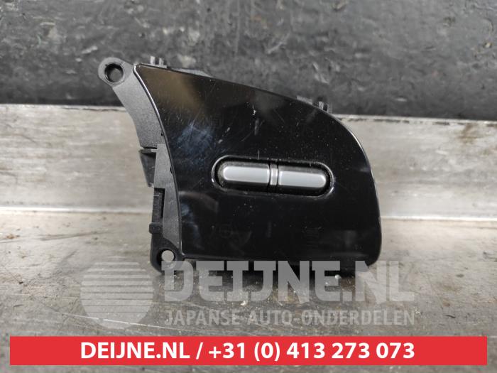 Hyundai Ioniq Steering wheel switch O533996