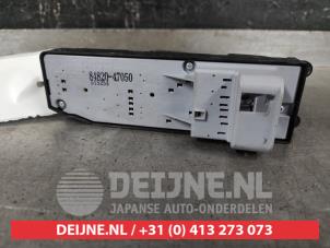Toyota Prius Multi-functional window switch O534019 photo 2